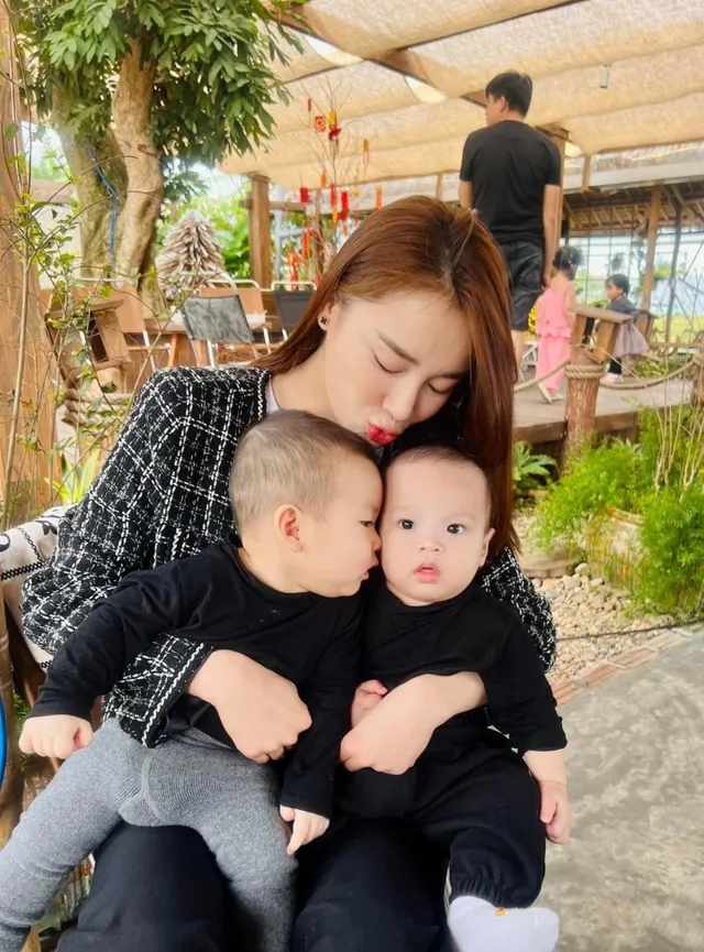 Sao Việt ngày 2/2: Nhã Phương xin vía sinh con trai, Quỳnh Lương chưa bao giờ được tham gia tiệc đóng máy phim - Ảnh 1. Sao Việt ngày 2/2: Nhã Phương xin vía sinh con trai, Quỳnh Lương chưa bao giờ được tham gia tiệc đóng máy phim - Ảnh 1.