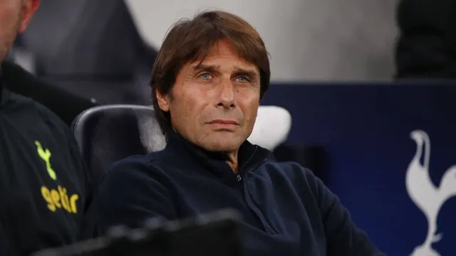 HLV Antonio Conte nhập viện phẫu thuật - Ảnh 1.