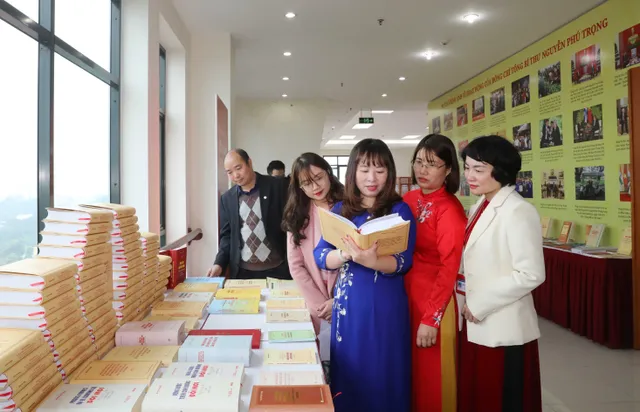 Lễ ra mắt cuốn sách của Tổng Bí thư Nguyễn Phú Trọng về phòng, chống tham nhũng, tiêu cực - Ảnh 4. Lễ ra mắt cuốn sách của Tổng Bí thư Nguyễn Phú Trọng về phòng, chống tham nhũng, tiêu cực - Ảnh 4.