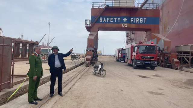 Vụ nổ hầm tàu biển ở Quảng Ninh: Đã xác định nguyên nhân ban đầu - Ảnh 1. Vụ nổ hầm tàu biển ở Quảng Ninh: Đã xác định nguyên nhân ban đầu - Ảnh 1.