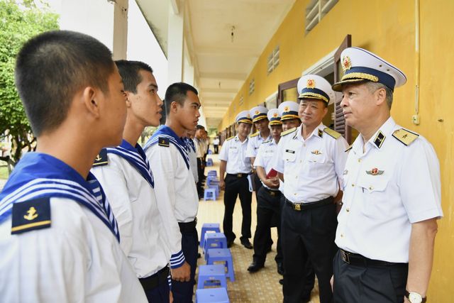 Kiểm tra công tác chuẩn bị huấn luyện tại Vùng 5 Hải quân - Ảnh 3.