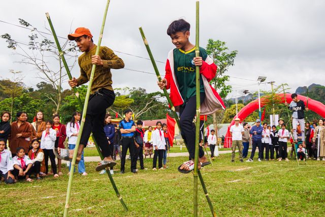 Rực rỡ Ngày hội Biên phòng toàn dân của người Ma Coong - Ảnh 3.