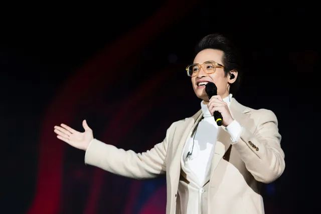 Hà Anh Tuấn cháy hết mình trong live concert Chân trời rực rỡ - Ảnh 5.