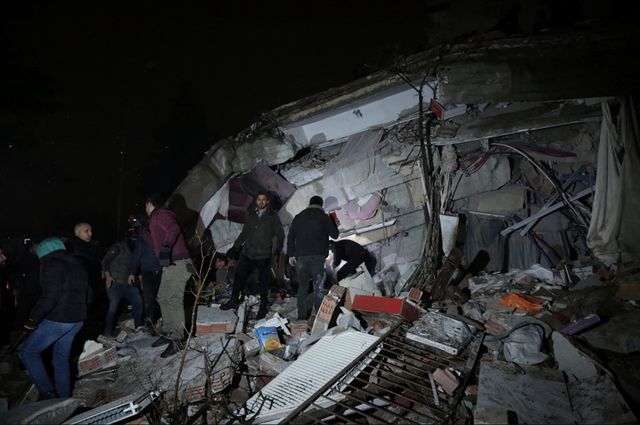 Động đất mạnh tại Thổ Nhĩ Kỳ gây thiệt hại nặng nề cho nước láng giềng Syria - Ảnh 3.