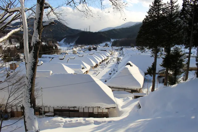 Fukushima trở thành điểm thu hút du khách mùa đông hàng đầu Nhật Bản - Ảnh 1.