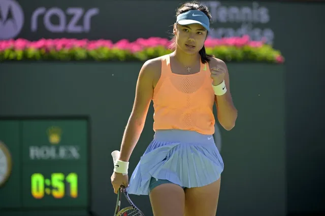 Emma Raducanu dễ dàng vào vòng 2 Indian Wells mở rộng - Ảnh 1.