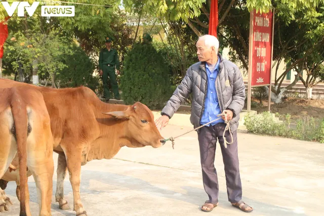 Quỹ Tấm lòng Việt: Trao quà hỗ trợ các em học sinh và hộ gia đình khó khăn tại huyện Tiên Lãng - Ảnh 7.