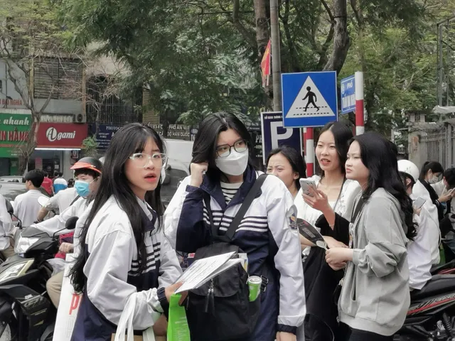 Nhiều thông tin hữu ích tại Ngày hội tư vấn tuyển sinh - hướng nghiệp 2023 - Ảnh 2. Nhiều thông tin hữu ích tại Ngày hội tư vấn tuyển sinh - hướng nghiệp 2023 - Ảnh 2.