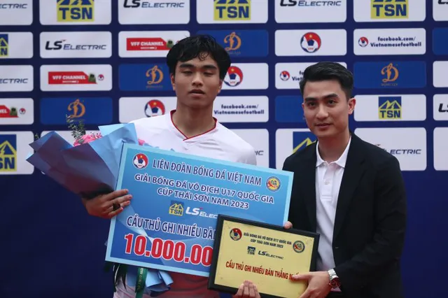 Chùm ảnh lễ trao giải bóng đá Vô địch U17 Quốc gia – Cúp Thái Sơn Nam 2023 - Ảnh 6. Chùm ảnh lễ trao giải bóng đá Vô địch U17 Quốc gia – Cúp Thái Sơn Nam 2023 - Ảnh 6.