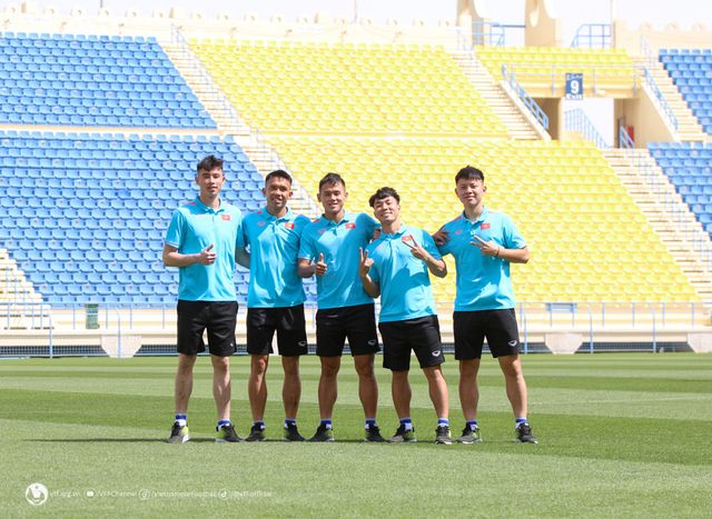 ĐT U23 Việt Nam thăm quan SVĐ Al-Gharafa trước trận ra quân tại giải quốc tế U23 Cup  - Ảnh 4.