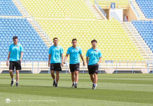 ĐT U23 Việt Nam thăm quan SVĐ Al-Gharafa trước trận ra quân tại giải quốc tế U23 Cup  - Ảnh 3.