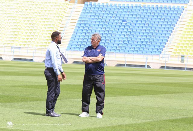 ĐT U23 Việt Nam thăm quan SVĐ Al-Gharafa trước trận ra quân tại giải quốc tế U23 Cup  - Ảnh 1.