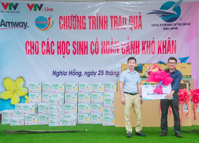 Những phần quà ấm áp yêu thương đến với tỉnh Nam Định - Ảnh 10.