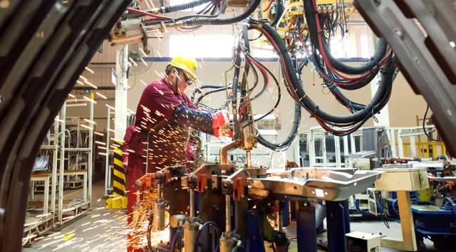 Sản xuất công nghiệp tại Trung Quốc phục hồi mạnh - Ảnh 1. Sản xuất công nghiệp tại Trung Quốc phục hồi mạnh - Ảnh 1.