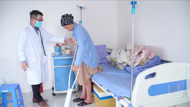 Cứu người phụ nữ có khối u chân nguy hiểm - Ảnh 3. Cứu người phụ nữ có khối u chân nguy hiểm - Ảnh 3.