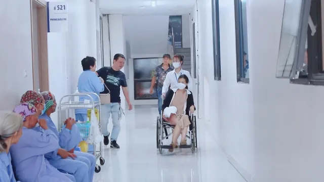 Cứu người phụ nữ có khối u chân nguy hiểm - Ảnh 1. Cứu người phụ nữ có khối u chân nguy hiểm - Ảnh 1.