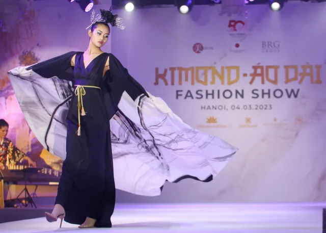 Độc đáo show diễn thời trang kết hợp kimono và áo dài - Ảnh 7.