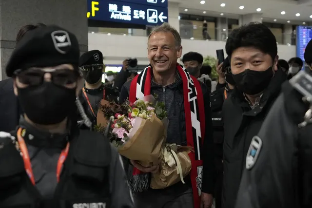 Huyền thoại Klinsmann có mặt tại Seoul, sẵn sàng dẫn dắt ĐTQG Hàn Quốc - Ảnh 1.