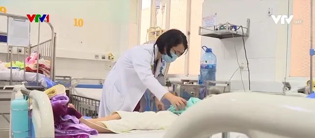 TP Hồ Chí Minh: Gia tăng trẻ mắc bệnh hô hấp - Ảnh 2. TP Hồ Chí Minh: Gia tăng trẻ mắc bệnh hô hấp - Ảnh 2.