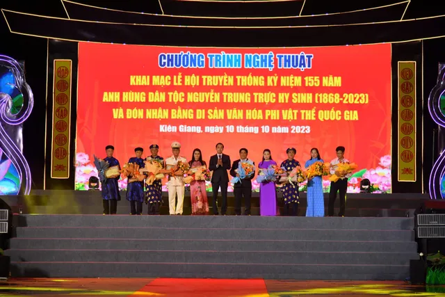 Lễ hội Nguyễn Trung Trực nhận Bằng Di sản Văn hóa phi vật thể - Ảnh 2. Lễ hội Nguyễn Trung Trực nhận Bằng Di sản Văn hóa phi vật thể - Ảnh 2.