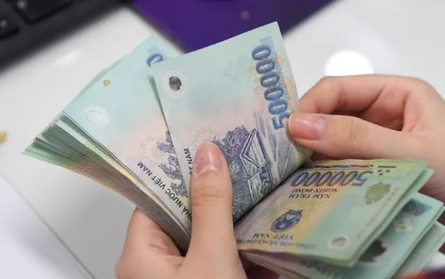 Trình Chính phủ tăng lương tối thiểu vùng 6% từ ngày 1/7 - Ảnh 1. Trình Chính phủ tăng lương tối thiểu vùng 6% từ ngày 1/7 - Ảnh 1.