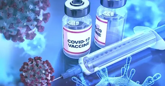 Người có nguy cơ cao nên tiêm vaccine COVID-19 trong mùa thu và đông - Ảnh 1. Người có nguy cơ cao nên tiêm vaccine COVID-19 trong mùa thu và đông - Ảnh 1.