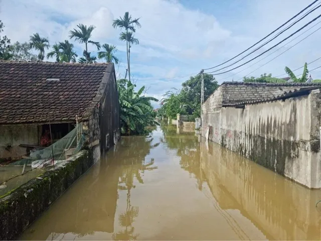 Công điện ứng phó với mưa lũ miền Trung - Ảnh 1.