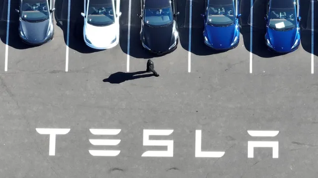 Sa thải nhân viên, cổ phiếu giảm mạnh, Tesla và Elon Musk đối mặt với những thử thách chưa từng có - Ảnh 1. Sa thải nhân viên, cổ phiếu giảm mạnh, Tesla và Elon Musk đối mặt với những thử thách chưa từng có - Ảnh 1.