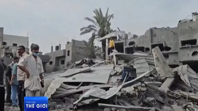 Đoàn xe cứu trợ quy mô lớn tiến vào Dải Gaza, WHO lo ngại về sự an toàn của các nhân viên cứu trợ - Ảnh 1.