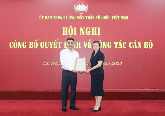 Nhà báo Trần Bảo Trung - Phó Tổng Biên tập Báo Đại đoàn kết được bổ nhiệm Phó Tổng Biên tập Tạp chí Mặt trận  - Ảnh 1.