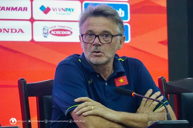 HLV Philippe Troussier: “Tôi lựa chọn cầu thủ dựa trên phong độ và thể trạng hiện tại” - Ảnh 1.