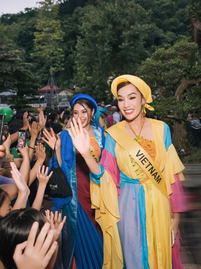 Thí sinh Hoa hậu Hòa bình quốc tế 2023 hóa thân thành thiếu nữ Việt Nam - Ảnh 3.