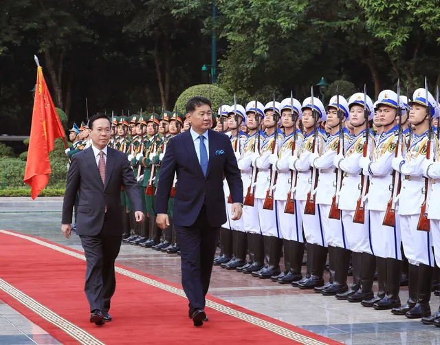 Chủ tịch nước Võ Văn Thưởng chủ trì Lễ đón Tổng thống Mông Cổ thăm cấp Nhà nước tới Việt Nam - Ảnh 1.