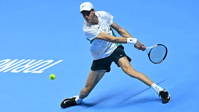 Jannik Sinner khởi đầu thuận lợi tại ATP Finals - Ảnh 1.