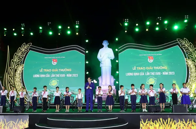 42 nhà nông trẻ xuất sắc nhận Giải thưởng Lương Định Của năm 2023 - Ảnh 4.