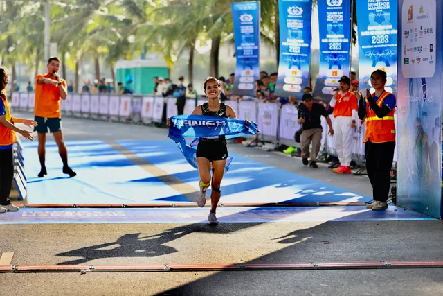 Hồng Lệ và Đan Quyết vô địch nữ, nam Giải Marathon Quốc tế Di sản Hạ Long 2023  - Ảnh 4.