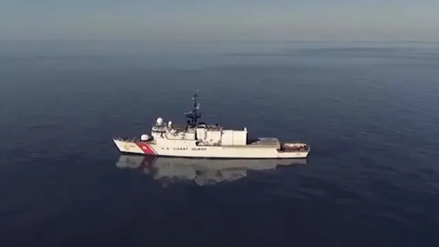 Hơn 26.000 thùng dầu tràn ra vịnh Mexico, tàu container là thủ phạm - Ảnh 1.