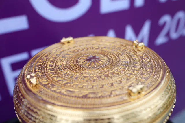 Cận cảnh chiếc Cúp độc đáo của Vinpearl DIC Legends Vietnam 2023 - Ảnh 5. Cận cảnh chiếc Cúp độc đáo của Vinpearl DIC Legends Vietnam 2023 - Ảnh 5.