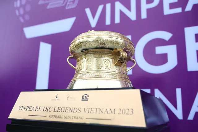 Cận cảnh chiếc Cúp độc đáo của Vinpearl DIC Legends Vietnam 2023 - Ảnh 1. Cận cảnh chiếc Cúp độc đáo của Vinpearl DIC Legends Vietnam 2023 - Ảnh 1.