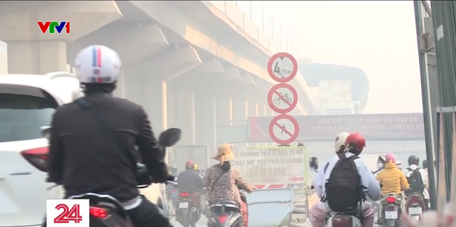 Ô nhiễm không khí nghiêm trọng tại ngã tư Nguyễn Trãi - Ảnh 1.