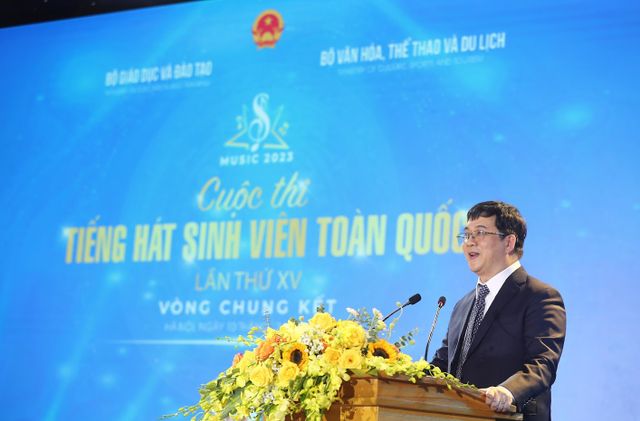 Giải nhất cuộc thi Tiếng hát sinh viên toàn quốc gọi tên Đại học Kinh tế - Luật - Ảnh 2.