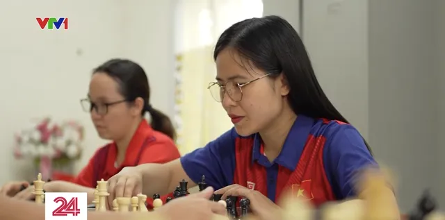 Cô gái khiếm thị trở thành vận động viên cờ vua - Ảnh 1.