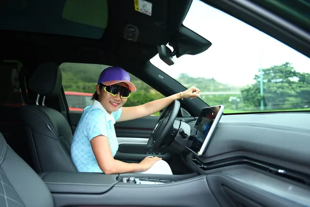 Nguyễn Gia Bảo, nữ tay đua yêu tốc độ, mê golf và thích khẳng định vị thế dẫn đầu - Ảnh 6. Nguyễn Gia Bảo, nữ tay đua yêu tốc độ, mê golf và thích khẳng định vị thế dẫn đầu - Ảnh 6.