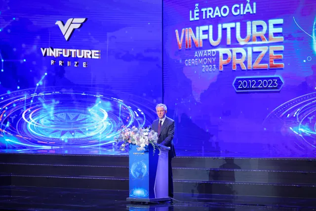 Công trình về pin mặt trời và pin lithium-ion giành giải thưởng 3 triệu USD của VinFuture 2023 - Ảnh 12. Công trình về pin mặt trời và pin lithium-ion giành giải thưởng 3 triệu USD của VinFuture 2023 - Ảnh 12.
