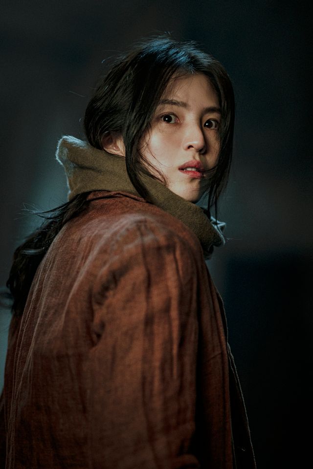 Park Seo Joon gửi lời chào độc giả VTV News, khẳng định vai diễn trong phim mới rất quyến rũ - Ảnh 3.
