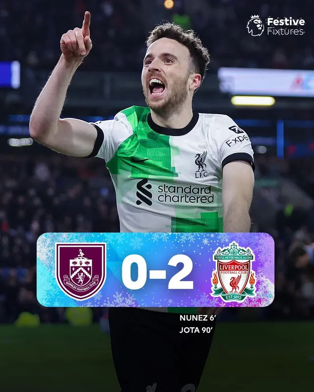 Thắng dễ Burnley, Liverpool tạm chiếm ngôi đầu - Ảnh 1.