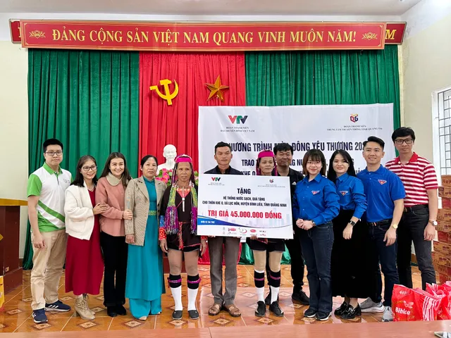 Tuổi trẻ VTV mang mùa đông yêu thương đến với Bình Liêu, Quảng Ninh - Ảnh 2. Tuổi trẻ VTV mang mùa đông yêu thương đến với Bình Liêu, Quảng Ninh - Ảnh 2.