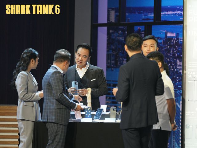 Shark Tank - Tập 10: Ốp mỏng nhẹ cho điện thoại được 3 cá mập cùng đầu tư - Ảnh 2.