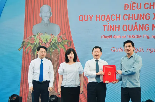 Công bố điều chỉnh tổng thể Quy hoạch chung xây dựng Khu kinh tế Dung Quất - Ảnh 1.