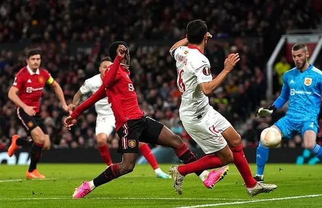 Europa League | Ghi cả 4 bàn, Manchester United bị Sevilla cầm hòa cay đắng - Ảnh 3.